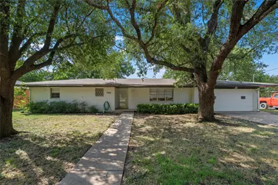 733 W 5th Street, McGregor, TX 76657 - Photo 1