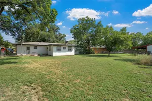 733 W 5th St, McGregor, TX 76657 - Photo 25