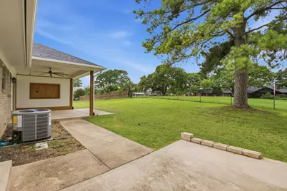 104 Kiowa Drive W, Lake Kiowa, TX 76240 - Photo 31
