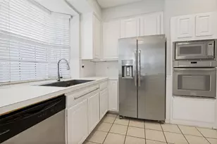 8714 Saddlehorn Dr, Irving, TX 75063 - Photo 11