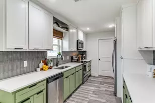 708 Oakwood Dr, Euless, TX 76040 - Photo 9
