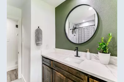 708 Oakwood Drive, Euless, TX 76040 - Photo 19
