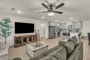 1025 Hereford Dr, Springtown, TX 76082 - Photo 9