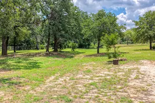 1025 Hereford Dr, Springtown, TX 76082 - Photo 35