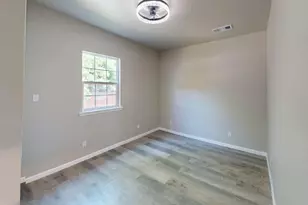 2209 Wellington St, Greenville, TX 75401 - Photo 11