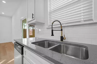 2217 Sayle Street #B, Greenville, TX 75401 - Photo 7
