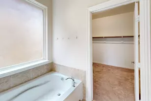 211 Copper Canyon Dr, Lewisville, TX 75067 - Photo 9