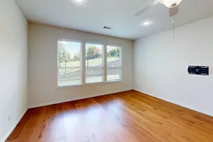 211 Copper Canyon Dr, Lewisville, TX 75067 - Photo 5