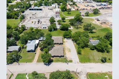 810 Central Avenue, Bowie, TX 76230 - Photo 5