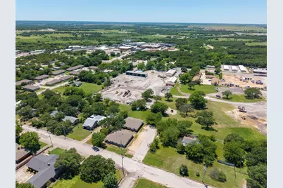 810 Central Avenue, Bowie, TX 76230 - Photo 7