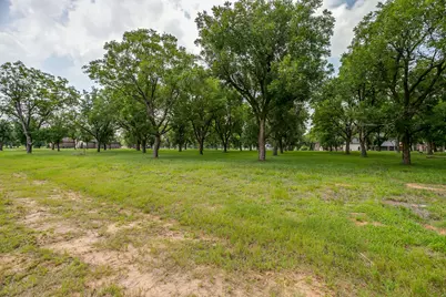 2184 E Landings N, Granbury, TX 76049 - Photo 15