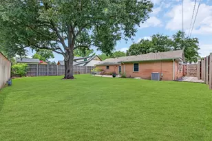 2838 Ermine Way, Farmers Branch, TX 75234 - Photo 27