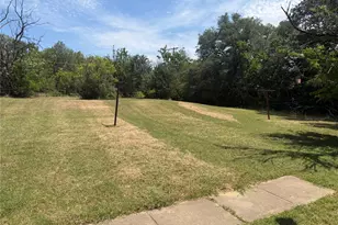 2155 Fairway Dr, Fort Worth, TX 76119 - Photo 21