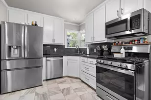 3860 W Spurgeon St, Fort Worth, TX 76133 - Photo 11