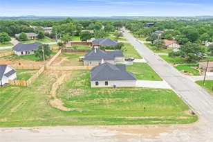 1607 W College, Jacksboro, TX 76458 - Photo 5