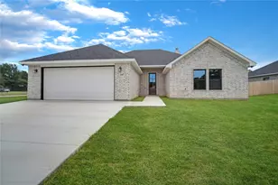 1607 W College, Jacksboro, TX 76458 - Photo 7
