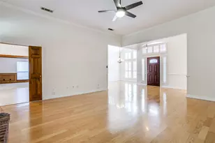 7921 Kendra Ln, North Richland Hills, TX 76182 - Photo 9