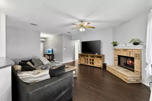 804 Tyler Ct, Burleson, TX 76028 - Photo 7