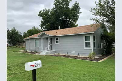 215 S 4th Street, Jacksboro, TX 76458 - Photo 1