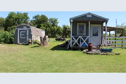 118 Rommel Court, Springtown, TX 76082 - Photo 13