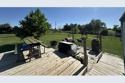 118 Rommel Court, Springtown, TX 76082 - Photo 17