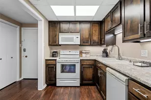 4924 Cobbs Dr, Waco, TX 76710 - Photo 5