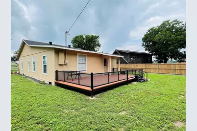 109 Lois Street, Waxahachie, TX 75165 - Photo 5