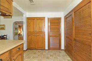 405 Meadow Dr, Gainesville, TX 76240 - Photo 11