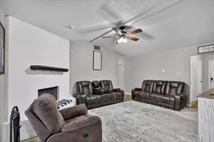 728 Lake Crest Pkwy, Azle, TX 76020 - Photo 9