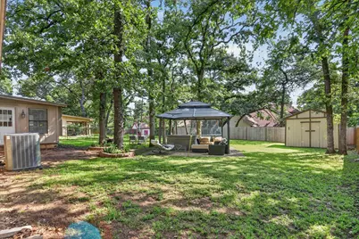 728 Lake Crest Parkway, Azle, TX 76020 - Photo 29
