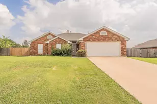 425 Madison Pl, Ponder, TX 76259 - Photo 1