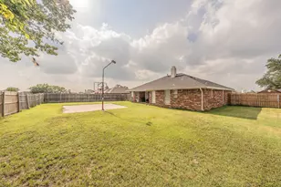 425 Madison Pl, Ponder, TX 76259 - Photo 33