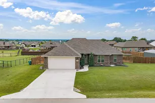 101 Walnut St, Paradise, TX 76073 - Photo 1