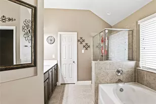 1005 Kettlewood Dr, Justin, TX 76247 - Photo 17