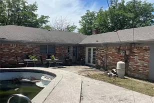 236 Hallbrook Dr, Fort Worth, TX 76134 - Photo 15