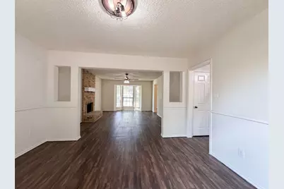 3805 Brookfield Drive, Arlington, TX 76001 - Photo 3