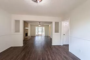 3805 Brookfield Dr, Arlington, TX 76001 - Photo 3