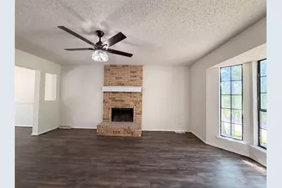 3805 Brookfield Drive, Arlington, TX 76001 - Photo 9