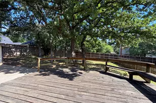 3805 Brookfield Dr, Arlington, TX 76001 - Photo 19