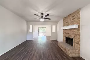 3805 Brookfield Dr, Arlington, TX 76001 - Photo 5
