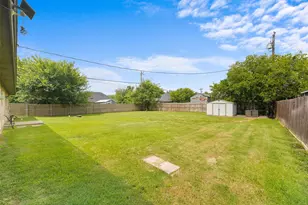 305 Ashwood St, Azle, TX 76020 - Photo 35