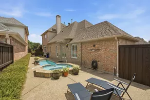 8625 Old Oak Dr, Irving, TX 75063 - Photo 29