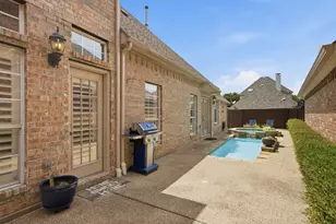 8625 Old Oak Dr, Irving, TX 75063 - Photo 31