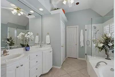 8625 Old Oak Drive, Irving, TX 75063 - Photo 19