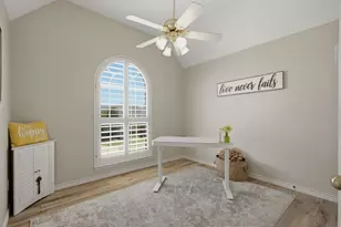 8625 Old Oak Dr, Irving, TX 75063 - Photo 27