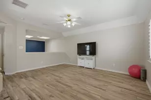 8625 Old Oak Dr, Irving, TX 75063 - Photo 25