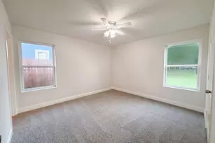 709 W Hull St, Denison, TX 75020 - Photo 11