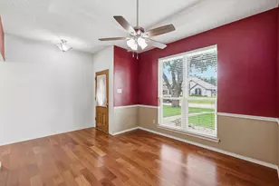 4203 Meadow Ridge Dr, Carrollton, TX 75010 - Photo 5