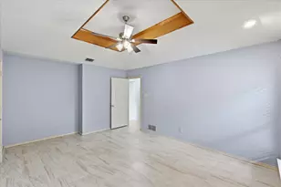4203 Meadow Ridge Dr, Carrollton, TX 75010 - Photo 19