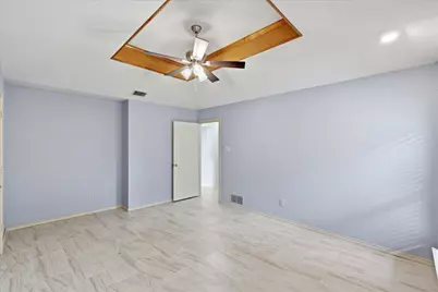 4203 Meadow Ridge Drive, Carrollton, TX 75010 - Photo 19